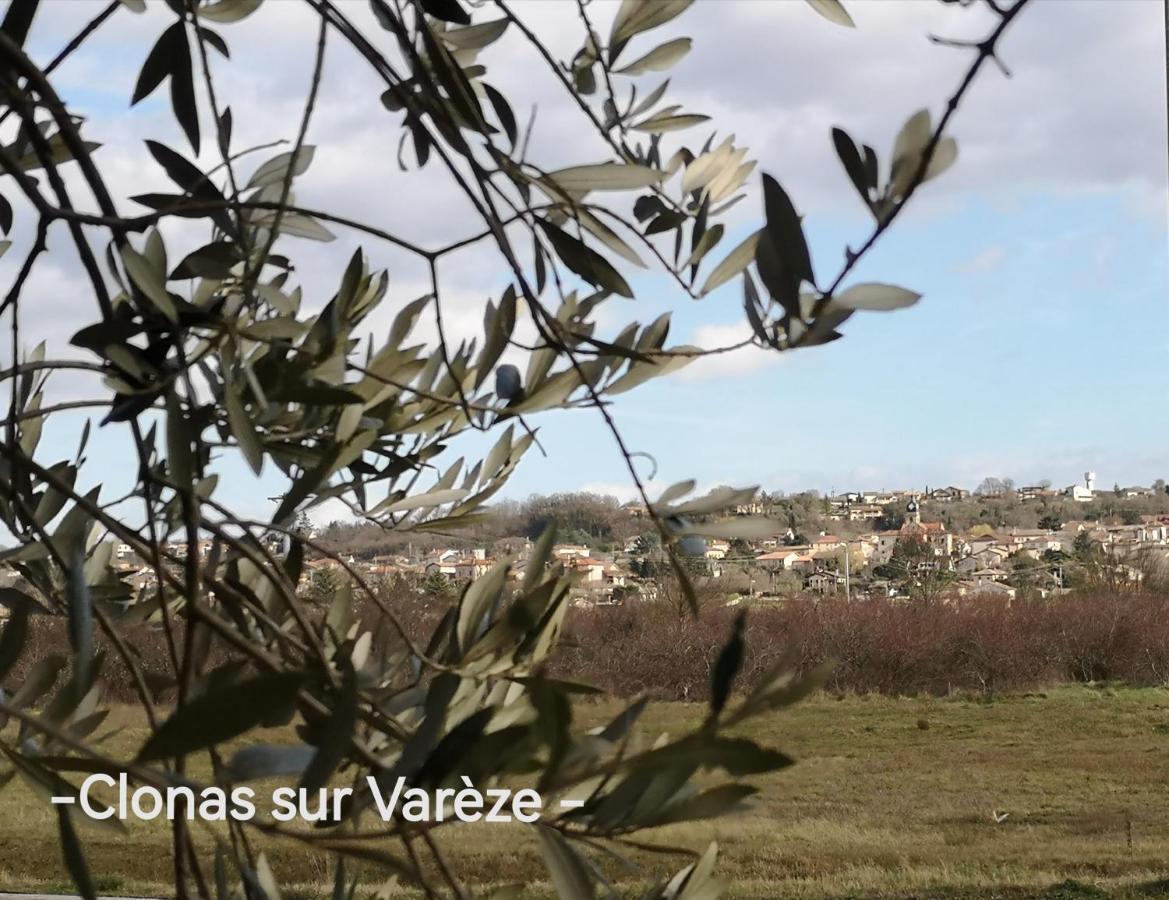 Comme A La Maison Clonas-sur-Vareze Esterno foto