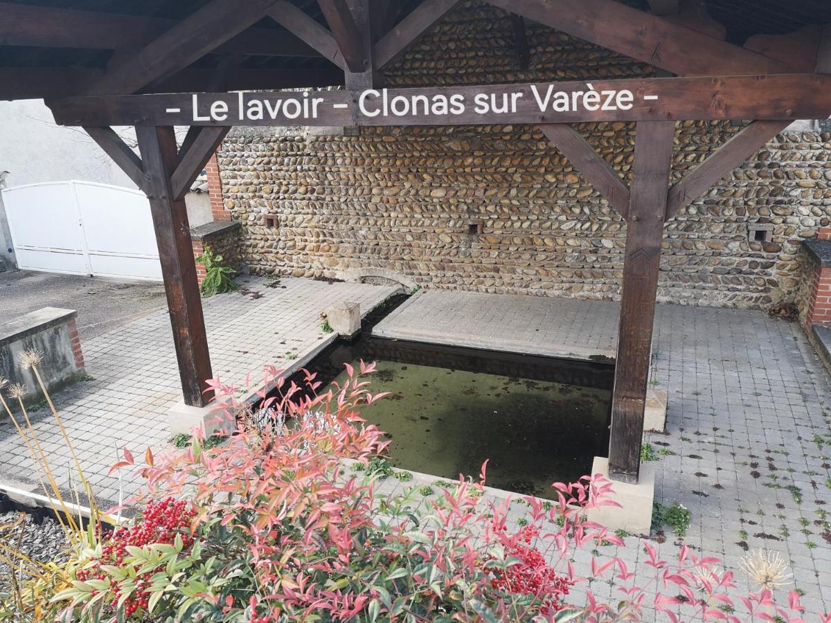 Comme A La Maison Clonas-sur-Vareze Esterno foto