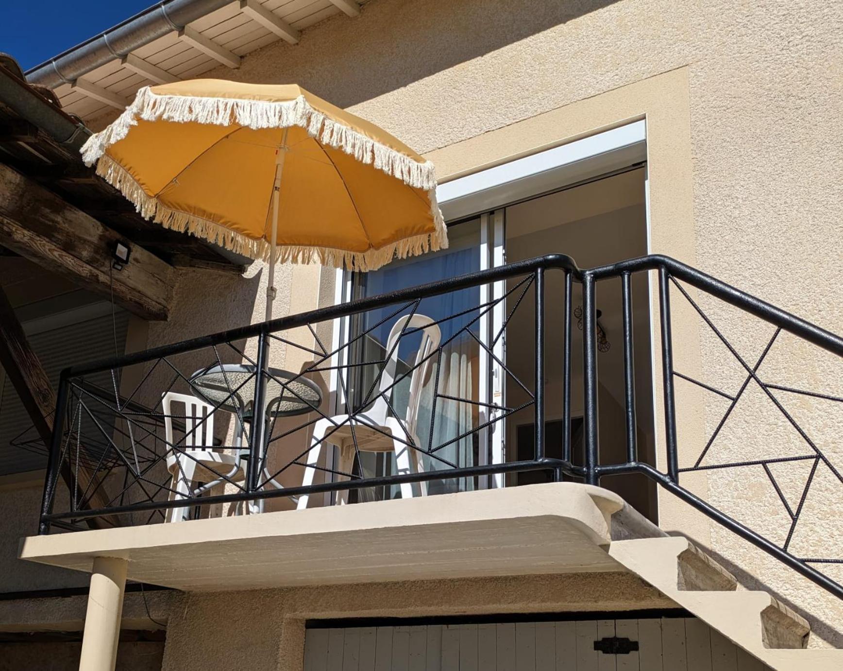 Comme A La Maison Clonas-sur-Vareze Esterno foto